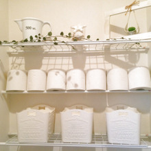 トイレの収納を全て つっぱり棒で‼︎