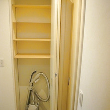 掃除機の収納棚をDIY