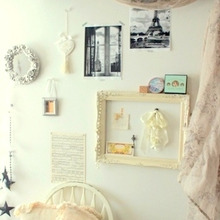 壁面ディスプレイで♪好きなモノをぎゅっと集めたフレンチコーナー