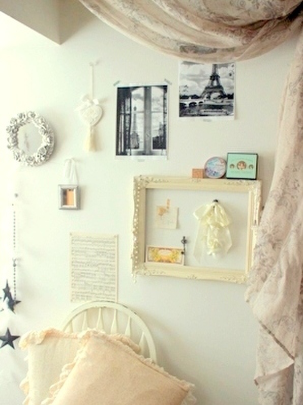 壁面ディスプレイで♪好きなモノをぎゅっと集めたフレンチコーナー