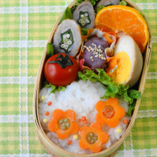 とっても簡単!北欧花柄デコのお弁当