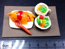 セリアの小麦粘土とマニキュアトップコートでミニチュアフード作り