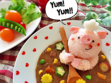 普通のカレーが特別ご飯♡ブタちゃんコックのデコカレー