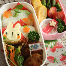 型抜きチーズでウサギちゃん弁当