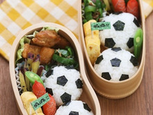 サッカー少年へ♡簡単!サッカーボールのおにぎり弁当