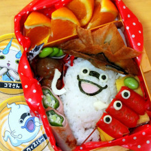 キャラ弁☆こどもの日に向けて、兜ウィスパー弁当はいかが?