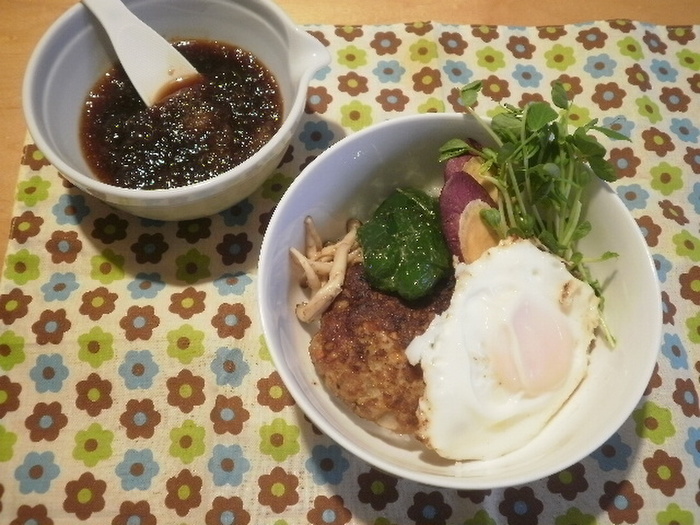 我が家風玉ねぎソースのロコモコ丼♪