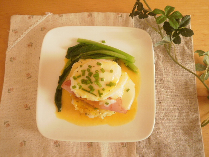 冷蔵庫の余りもの&ご飯でエッグベネディクト♪