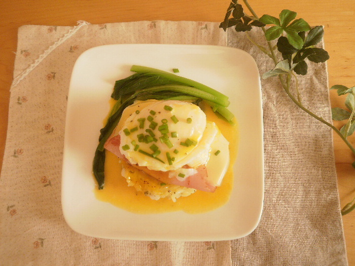 冷蔵庫の余りもの＆ご飯でエッグベネディクト♪