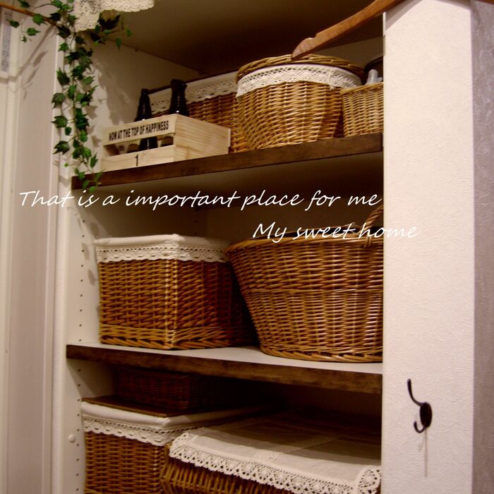 貼るだけ!プチDIYで棚をナチュラルに ♪