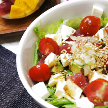 野菜いっぱいボリューム満点!暑い日に簡単ポキ丼