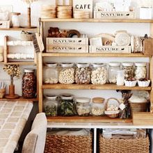 セリアのリメイクシートで、可愛いアトリエに♡