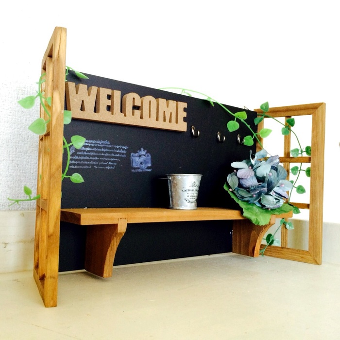 セリアリメイク2通りの飾り方♫窓風シェルフの作り方