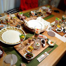 箸袋にマスキングテープでオリジナル箸袋。ゲストの名前を書けばより心のこもった「おもてなし」