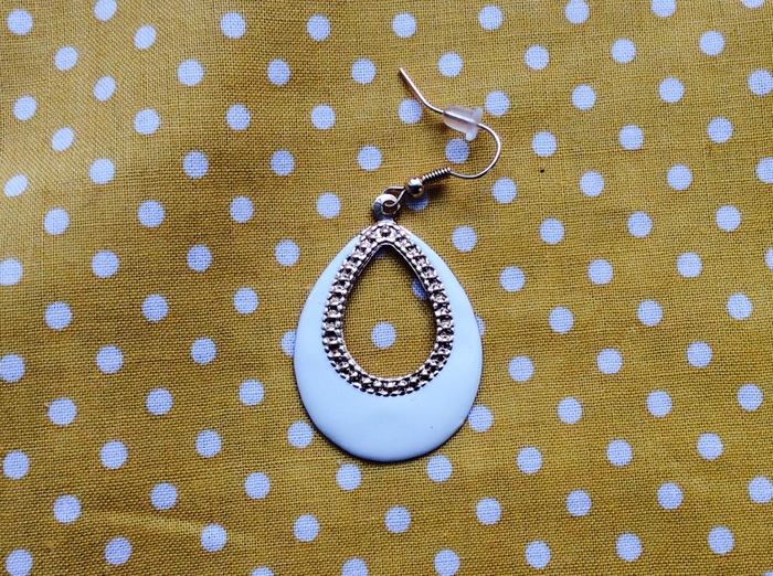 既製品のピアスです。