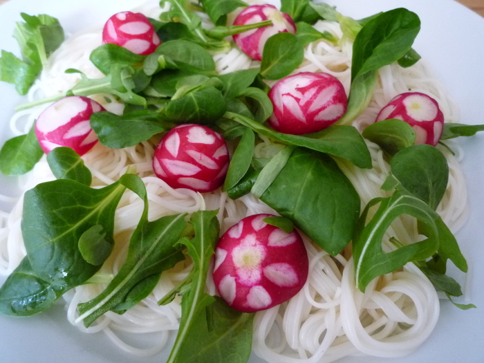 おしゃれなそうめん♡花デコ♡サラダ