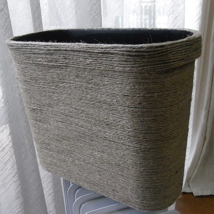 100均の黒いプラスチックごみ箱を変身!