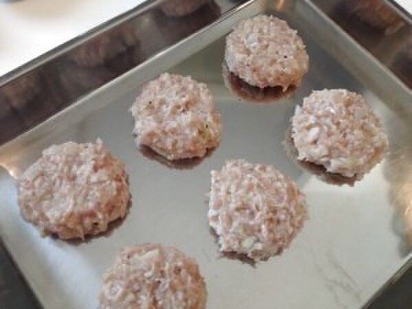 2 つくねを作る