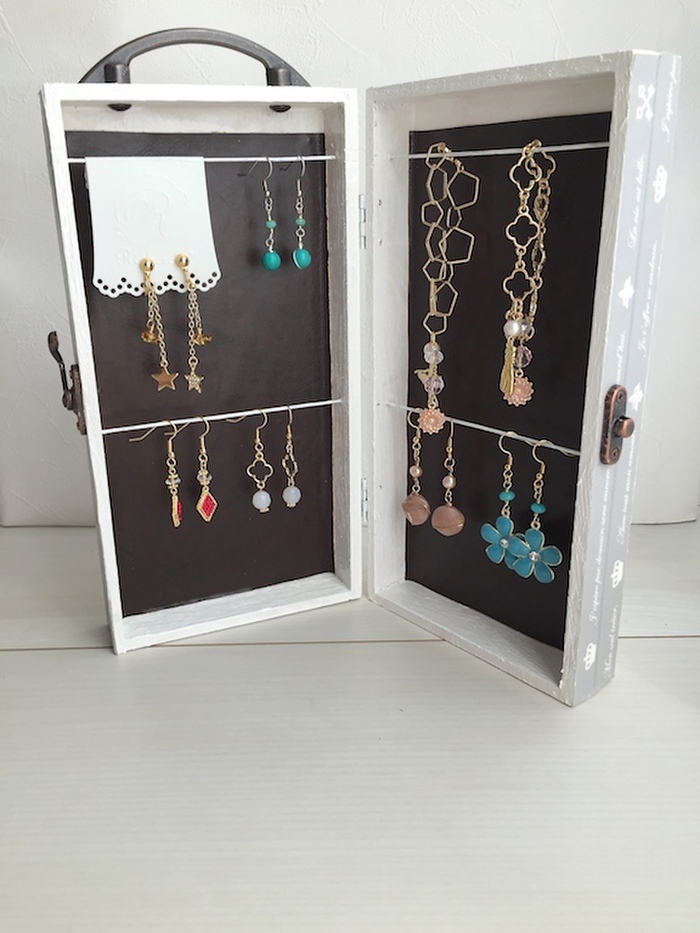 アンティーク調持ち運べるアクセサリーBox Vol.1