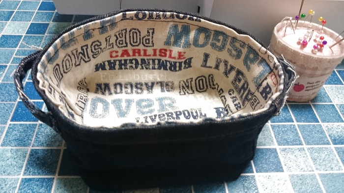 裾上げで切ったデニムを使って♪