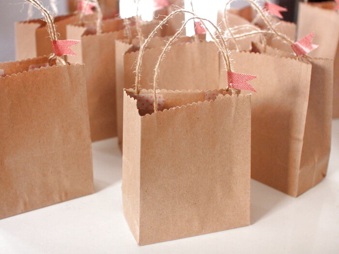 シンプルな紙袋を簡単にお家で作っちゃおう！