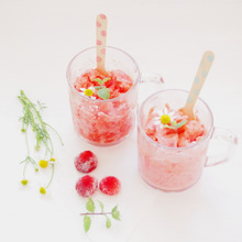 スイカの消費に。美肌効果抜群のスイカとストロベリーのフローズン