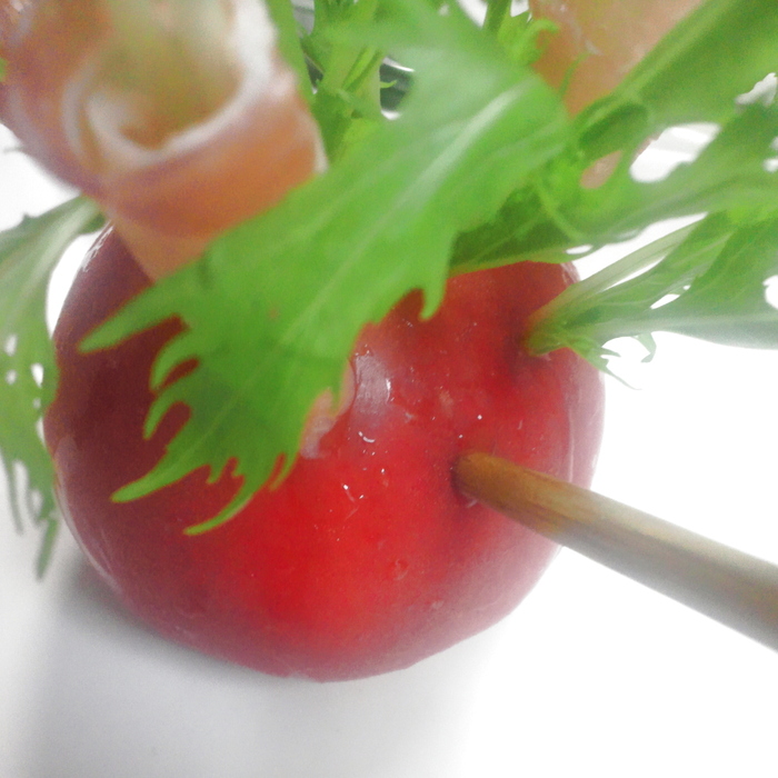 箸で穴を・・・