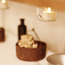 100均で簡単。手軽で安全、棚板キャンドル