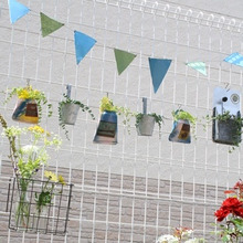 空き容器と100均で!お庭のフェンスを飾る