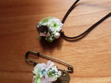 くるみの殻でアクセサリー♪