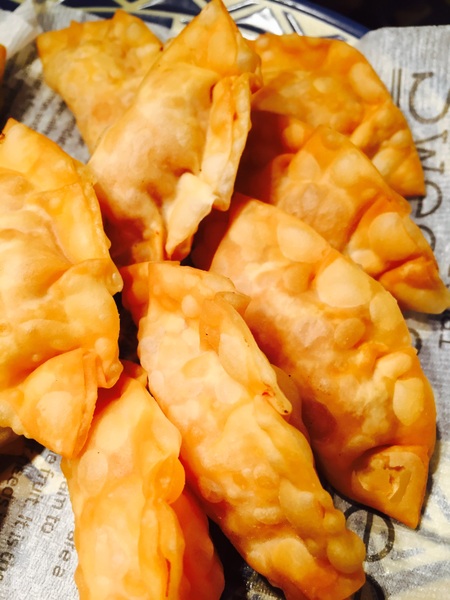 チーズがとろーり!ケチャップライスを包んだ揚げ餃子