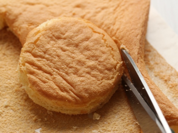 冷めたらジャーのサイズに合わせてカット