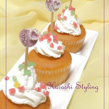 マニュキュアとネイルシールでガーリーなピック