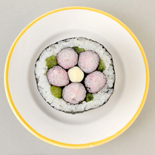 誰でも簡単!デコ巻きずし可愛らしい「小梅」柄