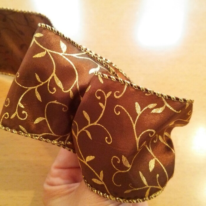 裏で引っくり返すと…