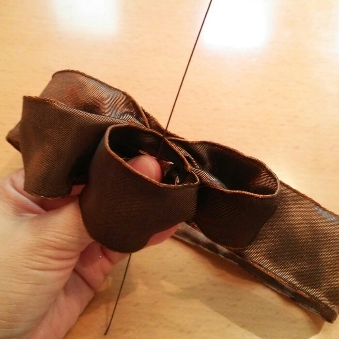 ワイヤーでとめる