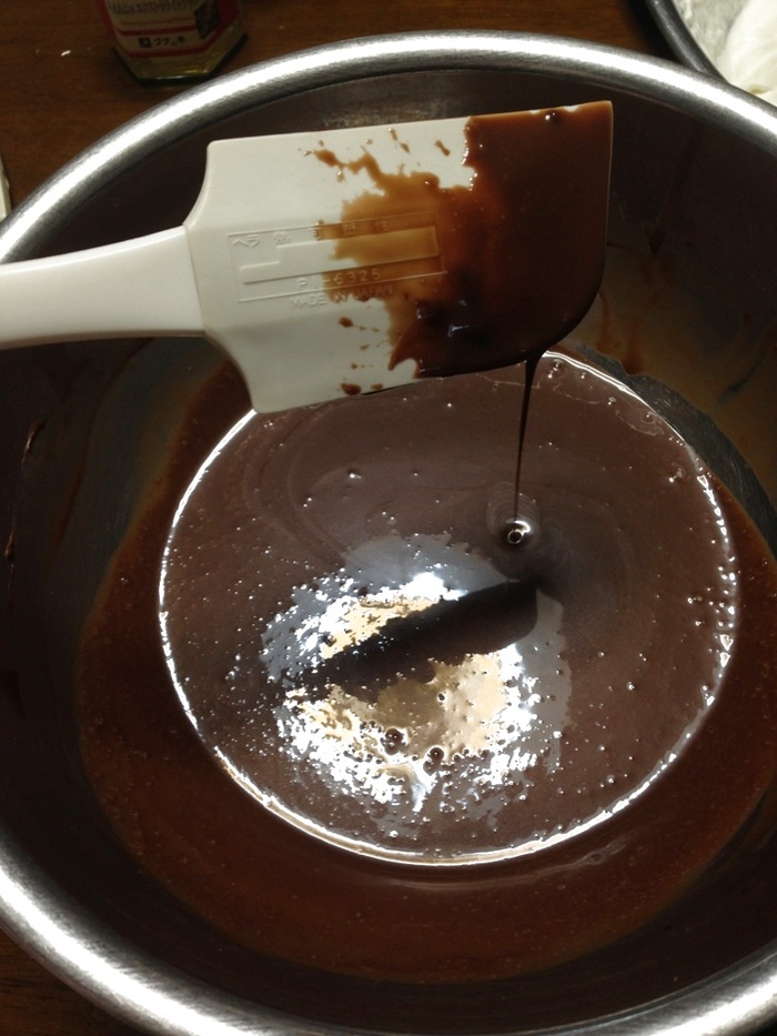 ①ミルクチョコレートムースを作る