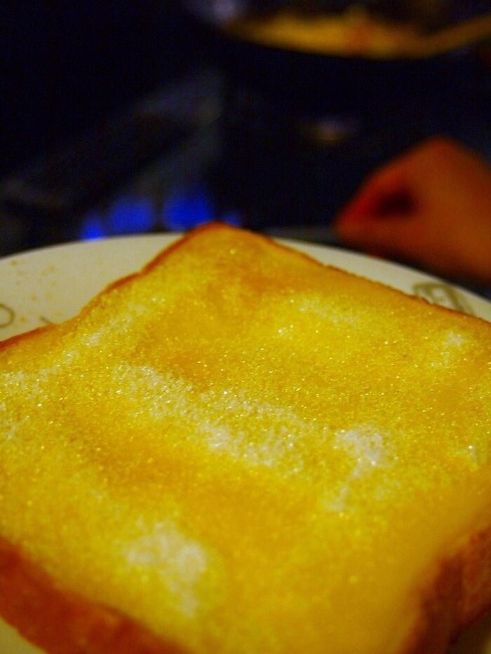 グラニュー糖をまんべんなく振り・・・