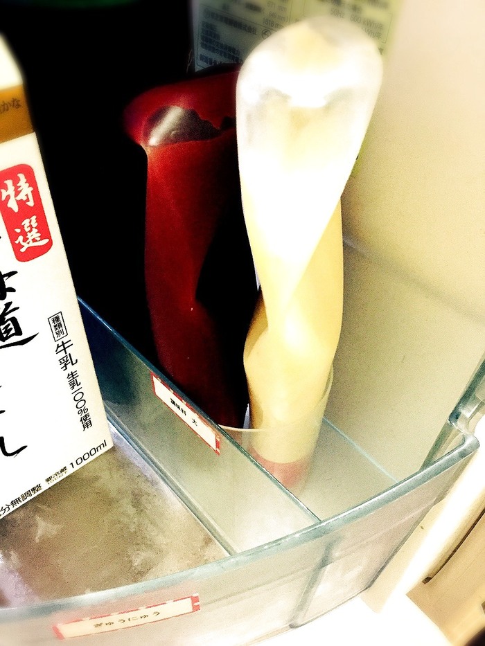 マヨネーズ・ケチャップは綿棒の入っていた容器を利用