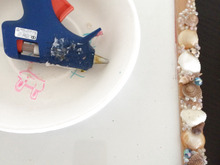 グルーガンで綺麗!貝殻を使ってホワイトボードデコ