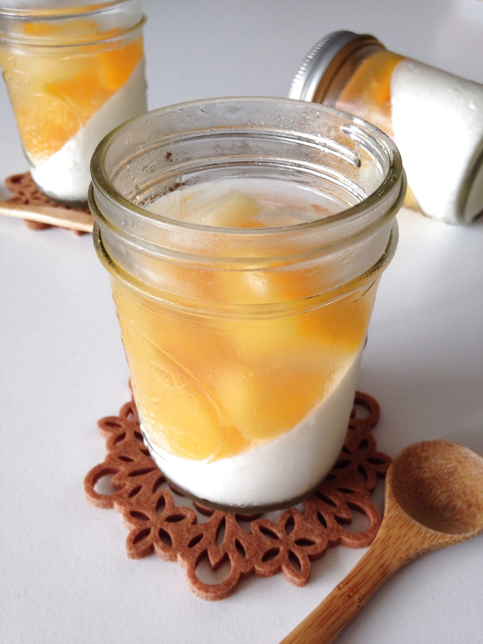 アガーで簡単!ぷるんっ♡杏仁豆腐&トロピカルフルーツゼリー♡