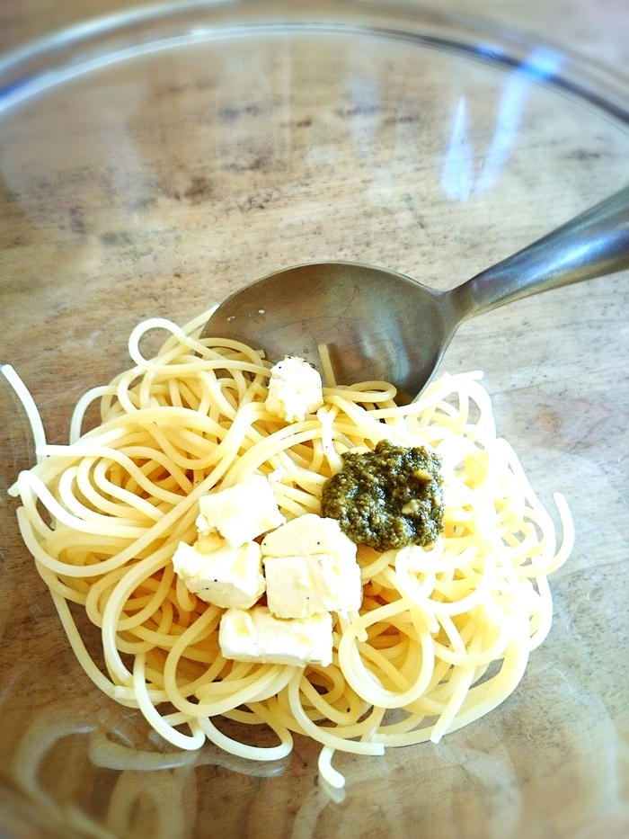 パスタを和えます