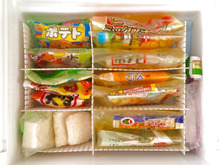 100円ショップの仕切り板で冷凍庫内がすっきり!