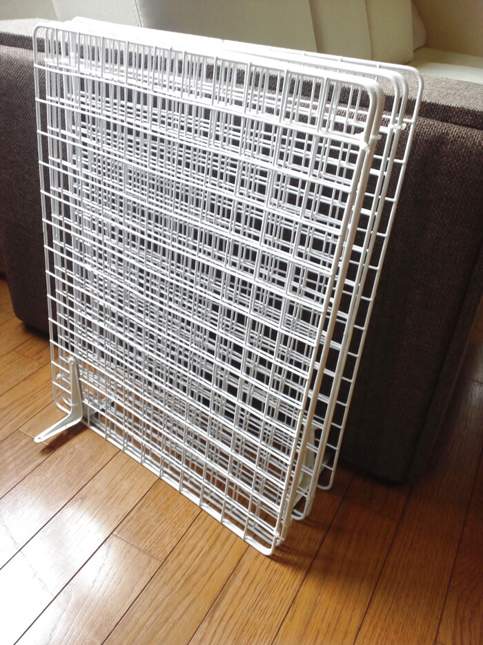 100均フェンス&棚受けde折りたたみ仕切り柵