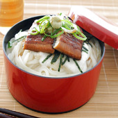 暑い日に食べたい「うなとろうどん」