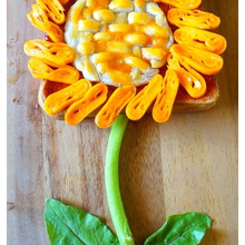 卵焼きとパイシートで!元気いっぱい☆ひまわりデコトースト♪