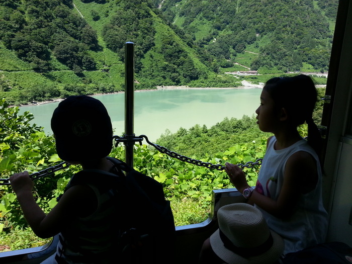 絶景!!黒部峡谷トロッコ電車の旅♪