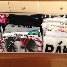 姉妹で共有する服はひとつにまとめて収納