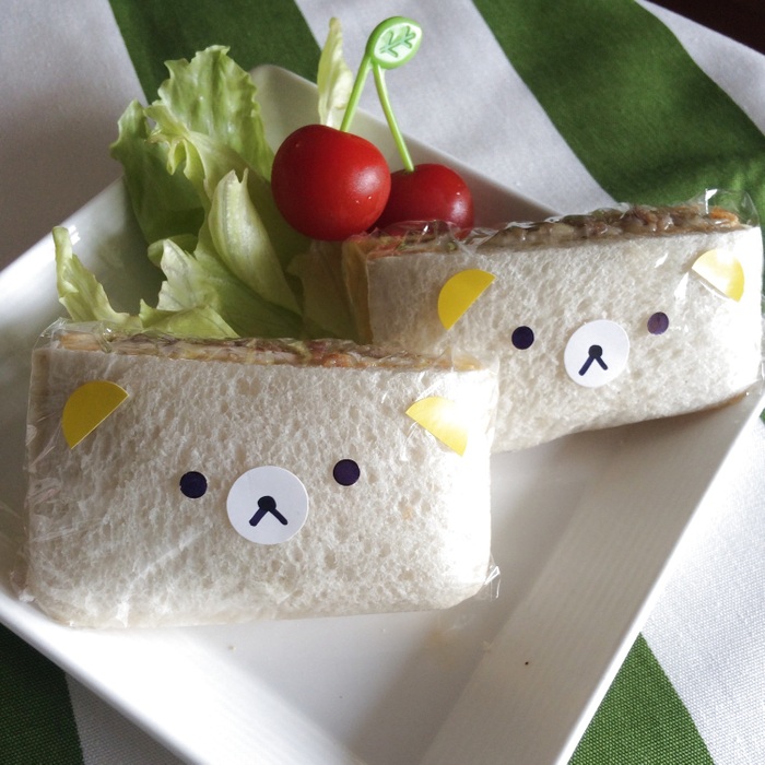 夏休みのランチに”簡単シールデコサンドイッチ”はいかが?