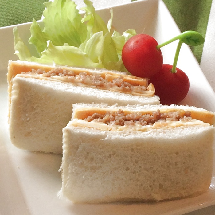 具材は、万能選手の”鶏そぼろ”